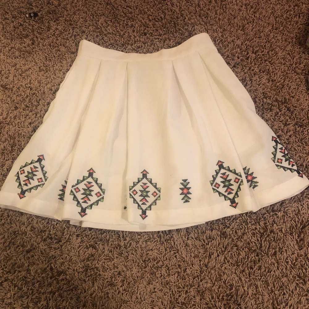Embroidered skirt